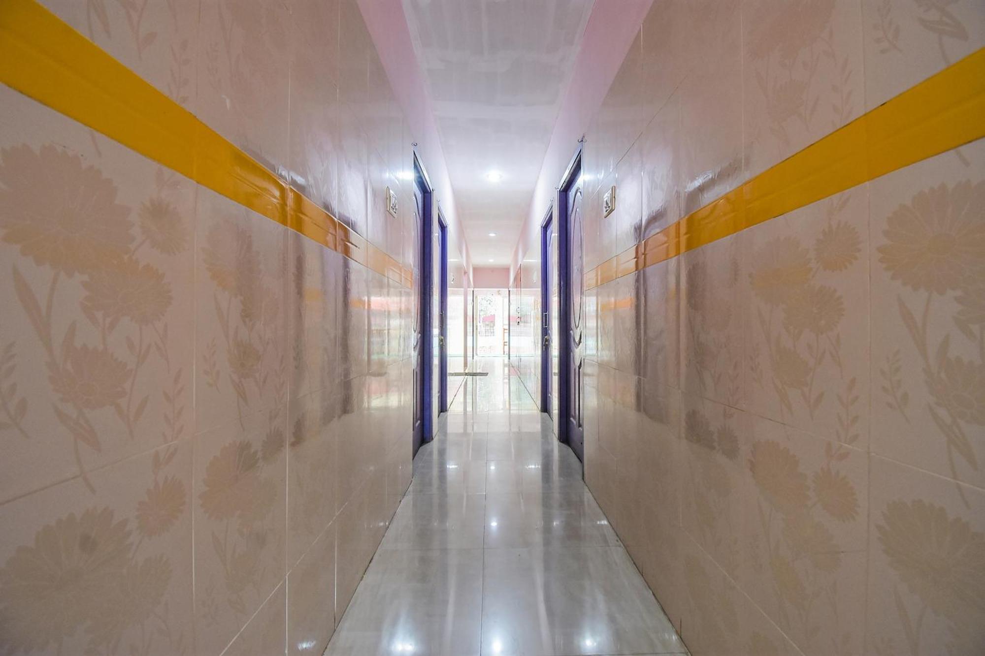 Hotel O K.S.Lodge Tribhuvanam Exterior photo