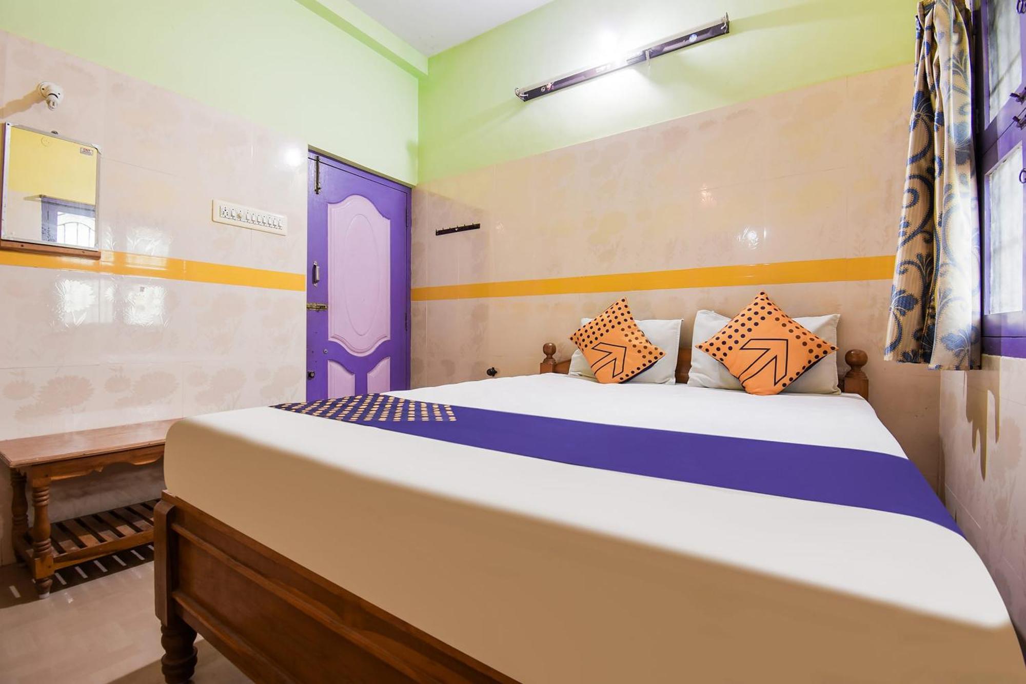 Hotel O K.S.Lodge Tribhuvanam Exterior photo